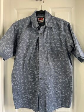 Wrangler Short-Sleeve Blue Dot Print Button-Down Shirt